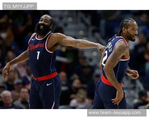 哈登赞大洛在训练营中展现惊人实力为球队贡献巨大价值 哈登赞大洛在训练营中展现惊人实力为球队贡献巨大价值