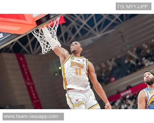 爱德华兹上半场表现抢眼12投7中三分球6投3中贡献全面数据17分2篮板3助攻2抢断1盖帽 爱德华兹上半场表现抢眼12投7中三分球6投3中贡献全面数据17分2篮板3助攻2抢断1盖帽