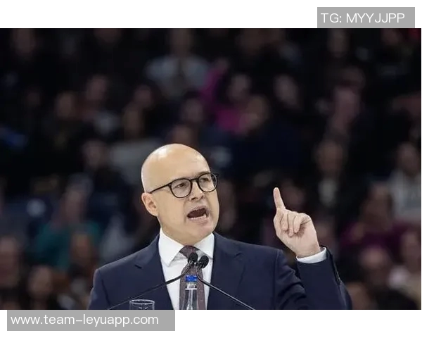 塞尔维亚男篮迎来新任主教练阿里姆皮耶维奇展现年轻活力