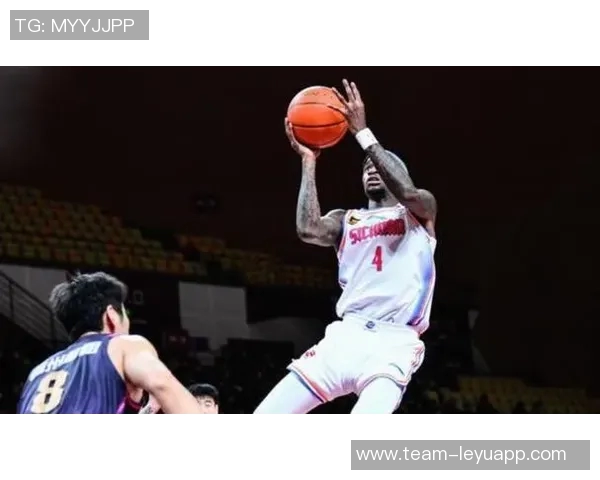 四川男篮今日顺利完成体测每天安排四个队伍从早到晚进行训练