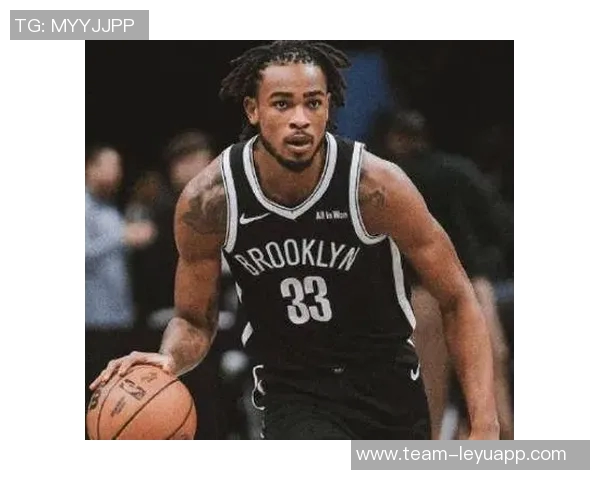 克拉克斯顿虽砍下16分12板8助却难阻球队失利无力回天的悲壮表现