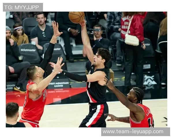 半场战报开拓者领先太阳5分杨瀚森未出场克林根贡献13分11篮板表现出色