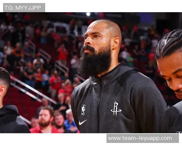 泰森39分生涯之夜米切尔泼水庆祝获比赛用球精彩瞬间回顾